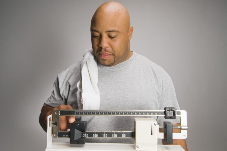 Como no puedes incrementar tu estatura la única opción es bajar de peso para reducir tu BMI.