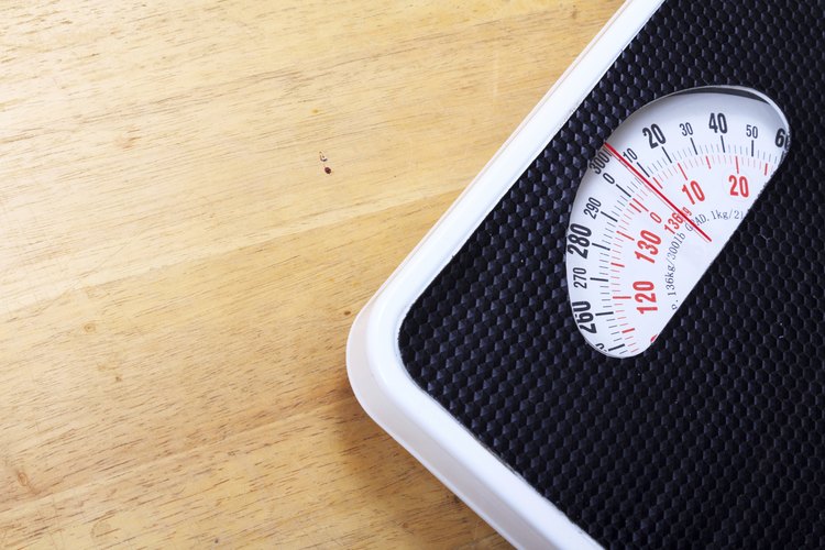 Para ver los resultados de pérdida de peso, tienes que comer menos calorías de las que quemas durante un período de tiempo.