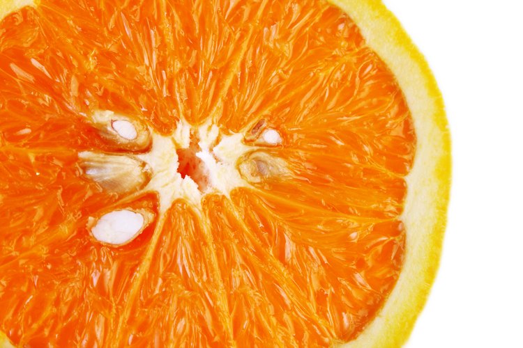 Tu consumes el ácido cítrico producido naturalmente en alimentos cada vez que comes cítricos.