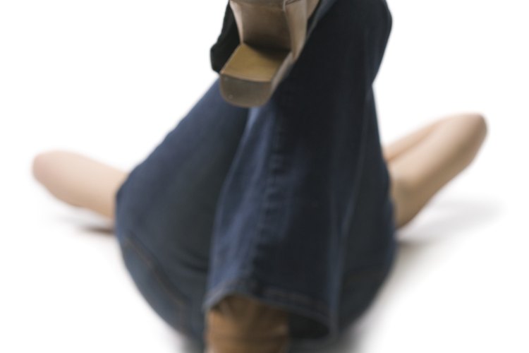 Examina la parte inferior de tus zapatos cada pocos meses para comprobar si hay lisura.