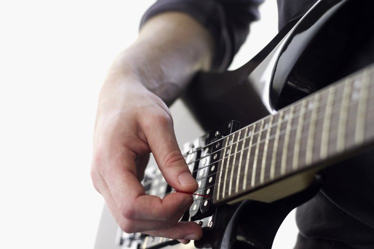 Tocar la guitarra puede ser muy doloroso al principio.