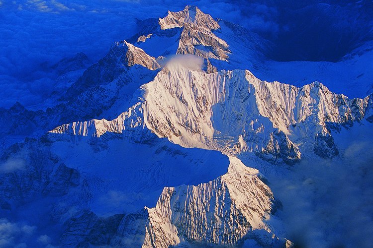 El aire es liviano y la saturación de oxígeno es baja en la cima del Himalaya.