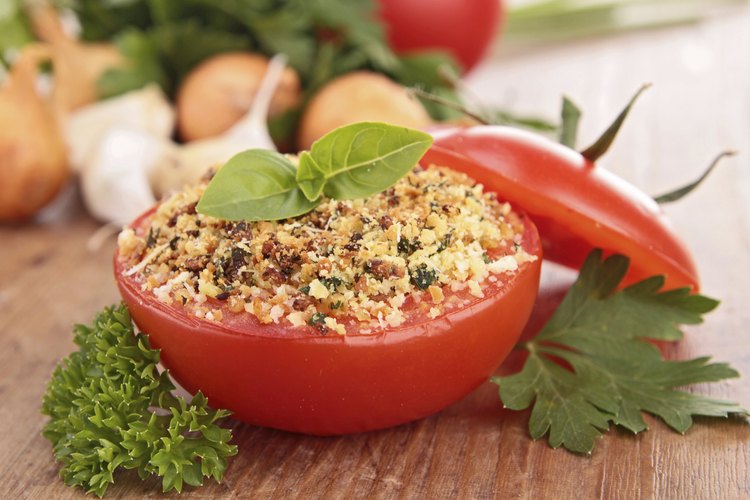 Tomate relleno de quinoa.