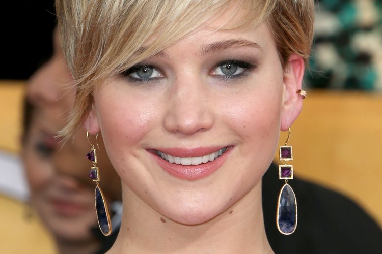 La actriz Jennifer Lawrence luce un corte de hada en los 20th Annual Screen Actors Guild Awards en Los Ángeles, California, el 18 de enero de 2014.
