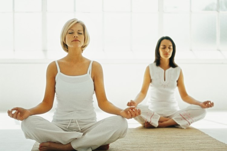 Algunos yoguis creen que la glándula pineal corresponde con el chakra de la coronilla.