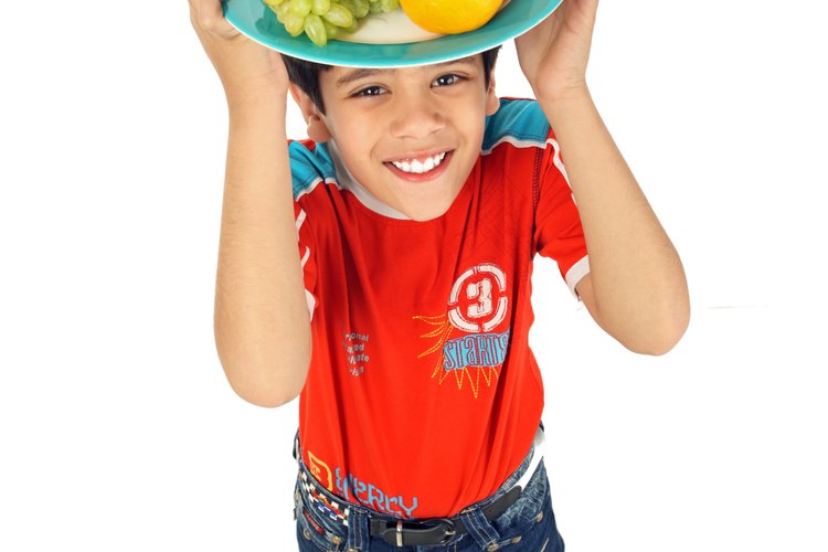 Los niños pueden perder peso con una dieta saludable y ejercicio.