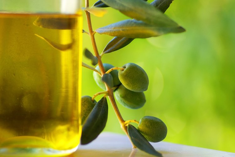 Botella de aceite de olivo orgánico.