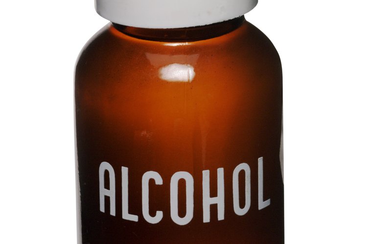 Utiliza alcohol para desinfectar agujas o pinzas.