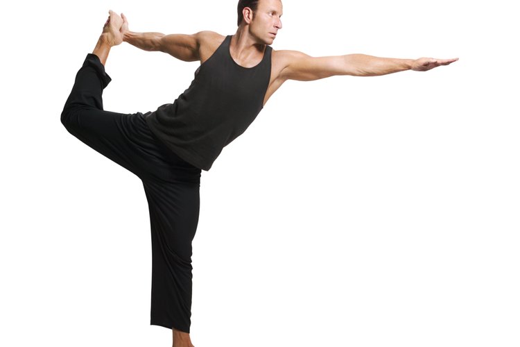 Las posturas de yoga pueden desafiar a tus músculos de las piernas.
