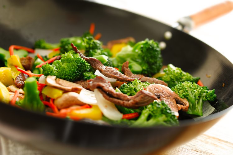 Añadir aceites vegetales a tu dieta incrementa tu consumo saludable de grasas.