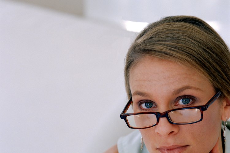 Repara las rayaduras en los lentes anti-reflejo.