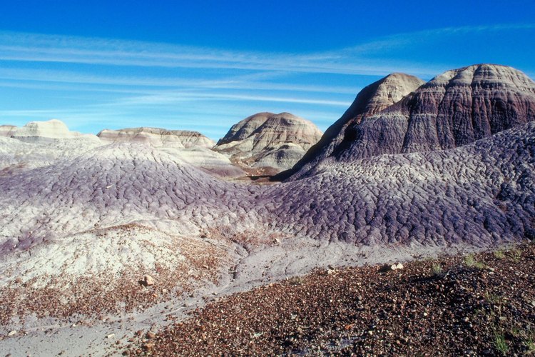 La ceniza volcánica es la fuente principal de la arcilla de bentonita.