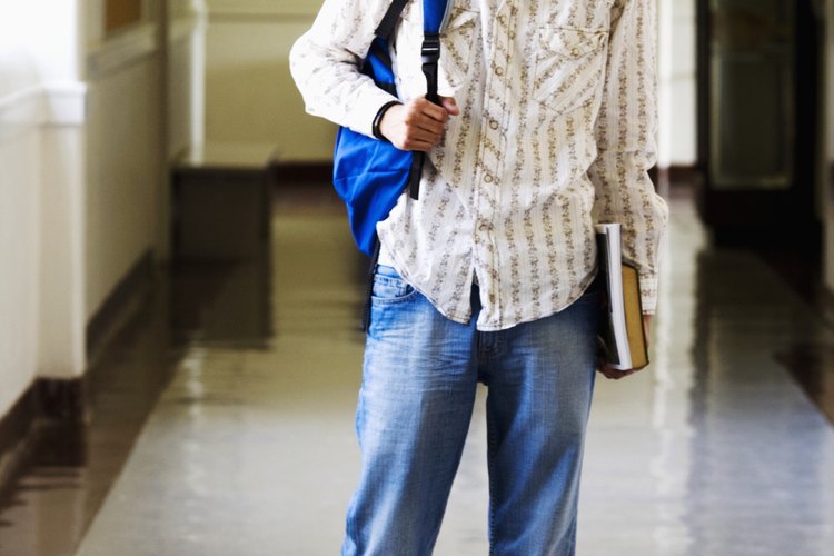 Camina a todas tus clases (si es posible) para hacer un poco más de cardio.
