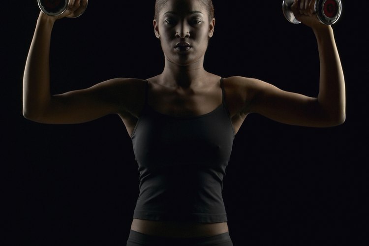 Tómate un día libre entre las sesiones de entrenamiento de fuerza del torso superior.