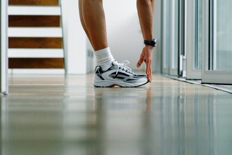 Estirar los músculos después de entrenar es muy importante.