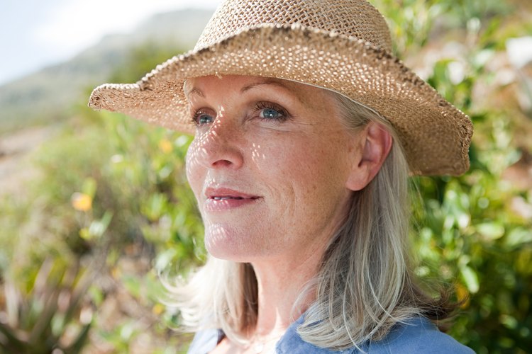 La pantalla solar es especialmente vital durante la menopausia, cuando tu piel es más vulnerable al daño.