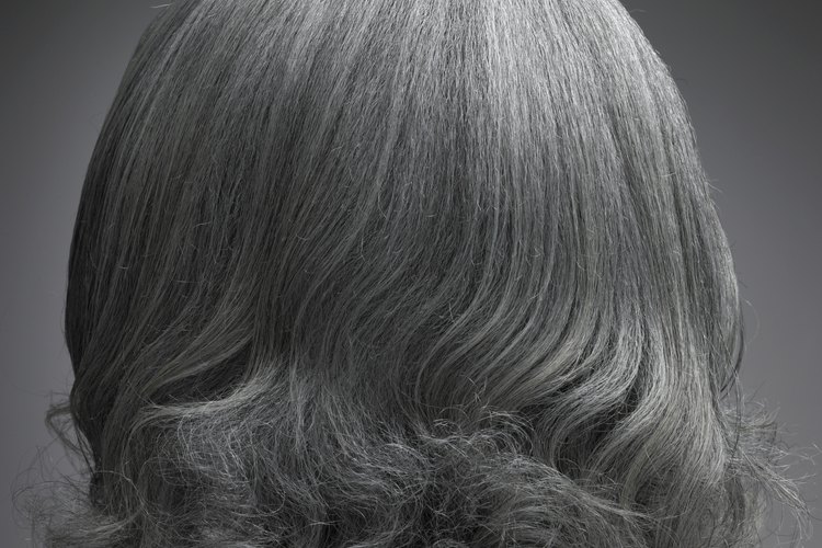 Corta tu pelo cada seis u ocho semanas para controlar las puntas abiertas.