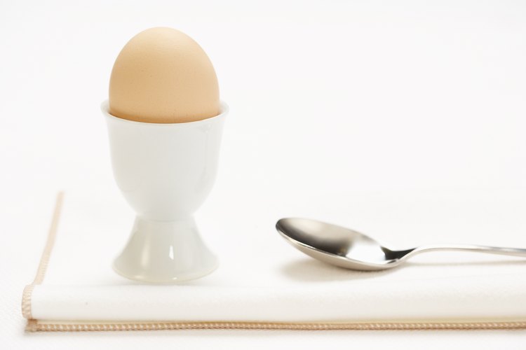Los huevos cocidos pueden ayudarte a cumplir con la dosis diaria recomendada de biotina.