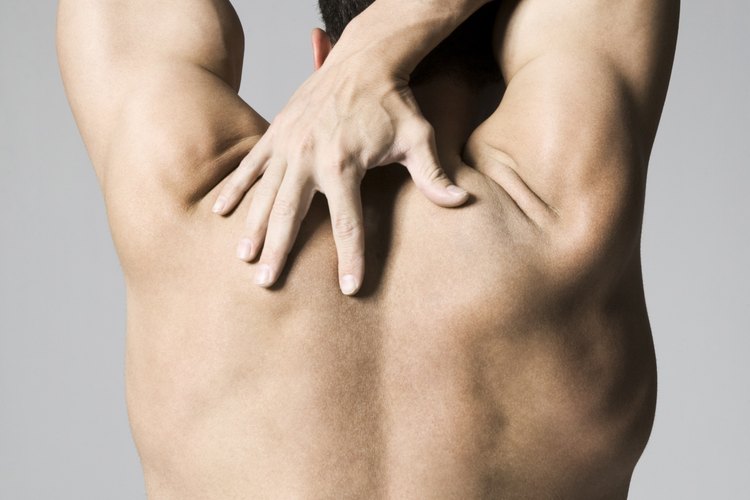 Los estiramientos de espalda son el mejor tratamiento para combatir un dolor.