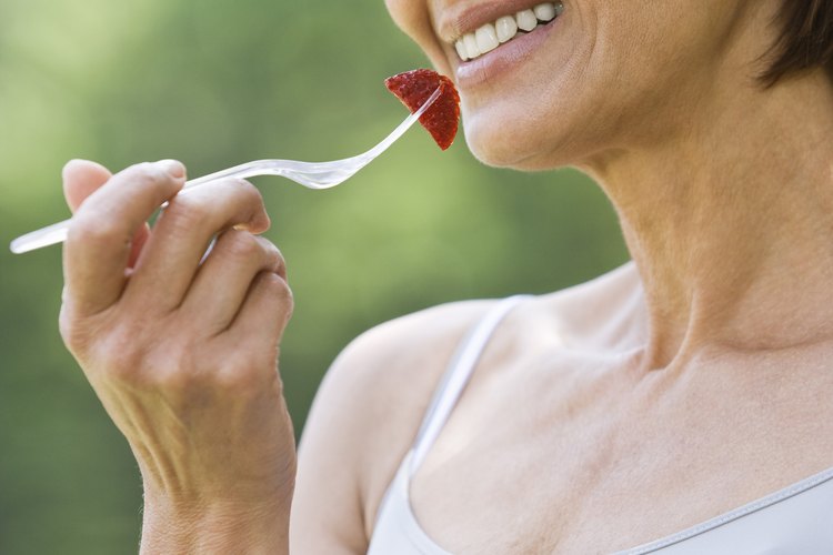 Las mujeres con más de 40 años necesitan ciertas vitaminas y minerales para una buena salud.