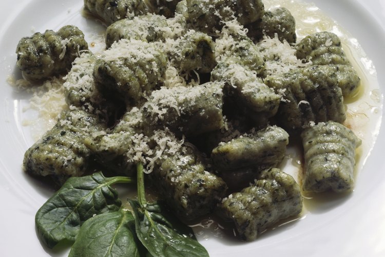 ¿Comer demasiada espinaca puede producirte cálculos renales?