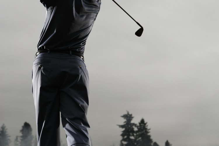Rotar el cuerpo durante el giro de golf puede lesionar tu ingle.