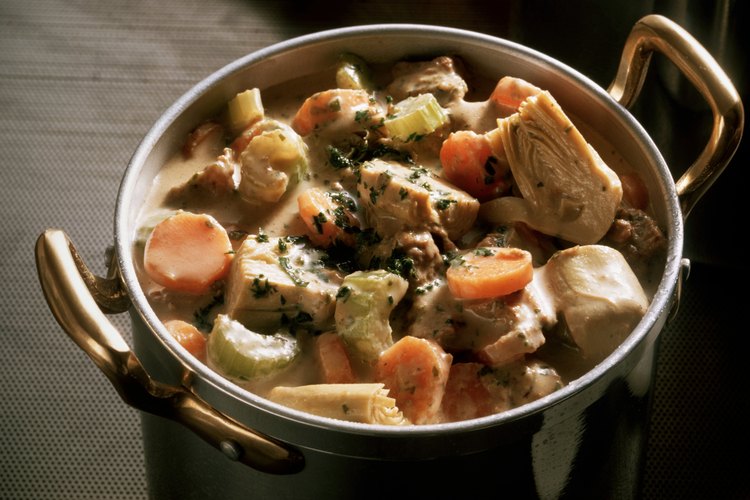 Un estofado de verduras y carne provee proteínas, fibra y antioxidantes.