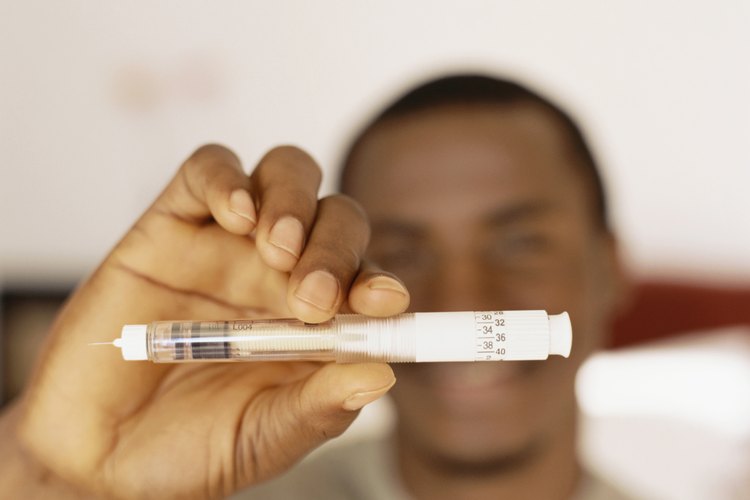 Las células beta, en particular, son responsables de la secreción de la hormona insulina, que funciona para controlar los niveles de azúcar en la sangre.