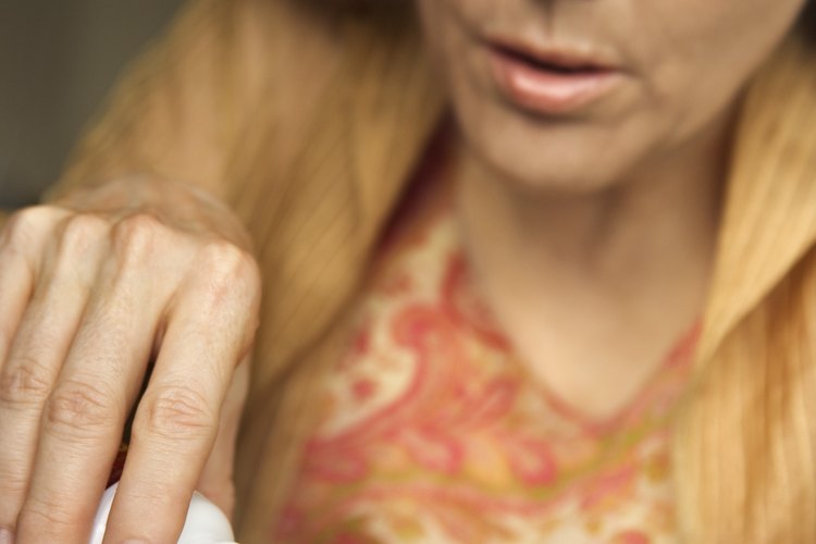 Muchas personas consumen glucosamina y condroitina a modo de suplementos nutricionales para aliviar el dolor artrítico.