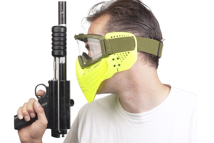 Crea una pistola de paintball casera.