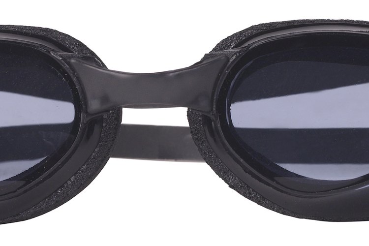 Las gafas de correa doble son relativamente baratas.