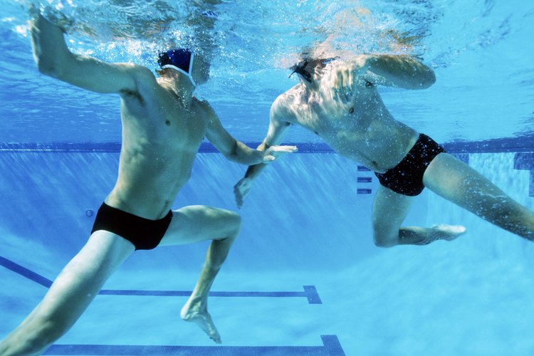 Éstos movimientos de los jugadores indican una estrategia ofensiva bajo el agua.