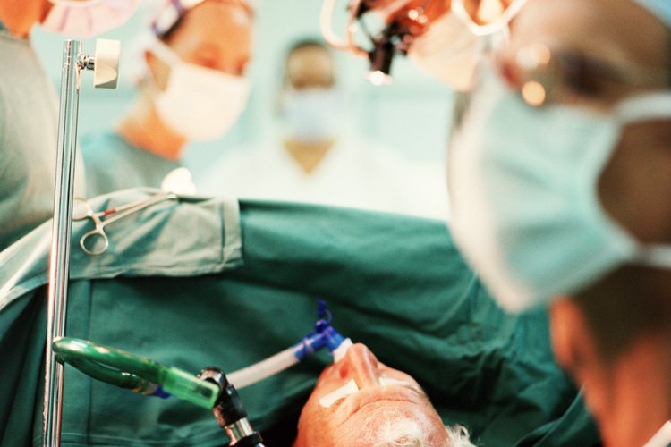 Un porcentaje alto de cirugías con malla para hernia, fallan.
