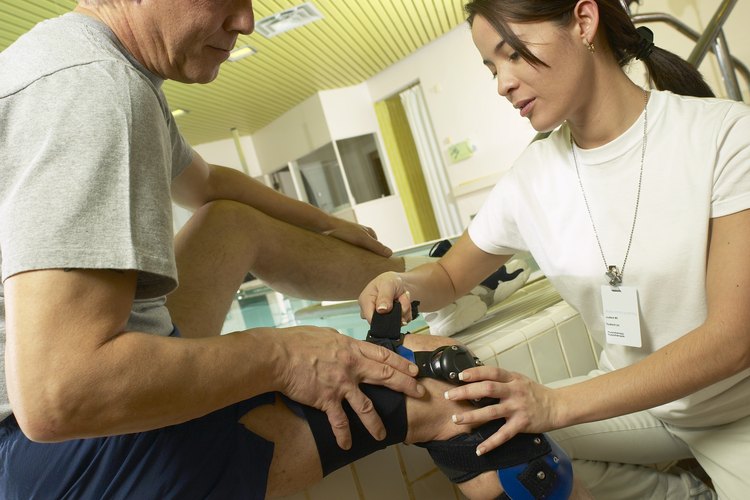 La artritis puede causar dolor en la articulación de la rodilla y dificultar hacer ejercicios extenuantes.