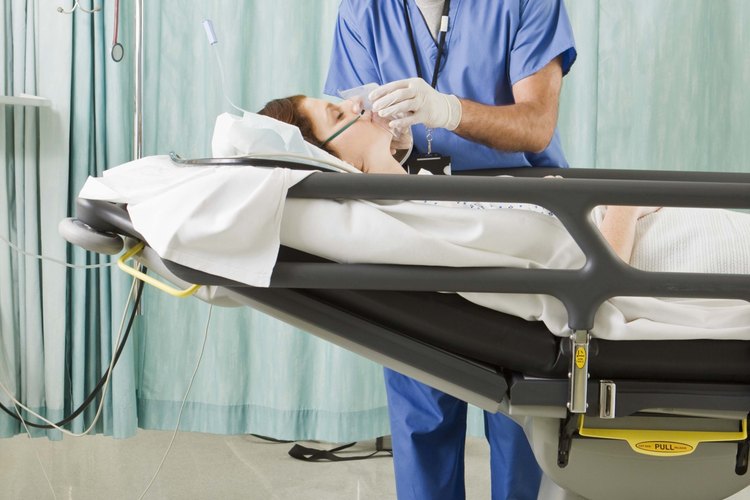 Un oxímetro de pulso es un dispositivo médico que mide el porcentaje de hemoglobina saturada con oxígeno.