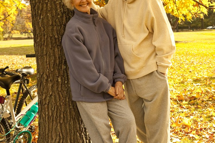 Los dolores de rodilla son usuales en la edad avanzada.