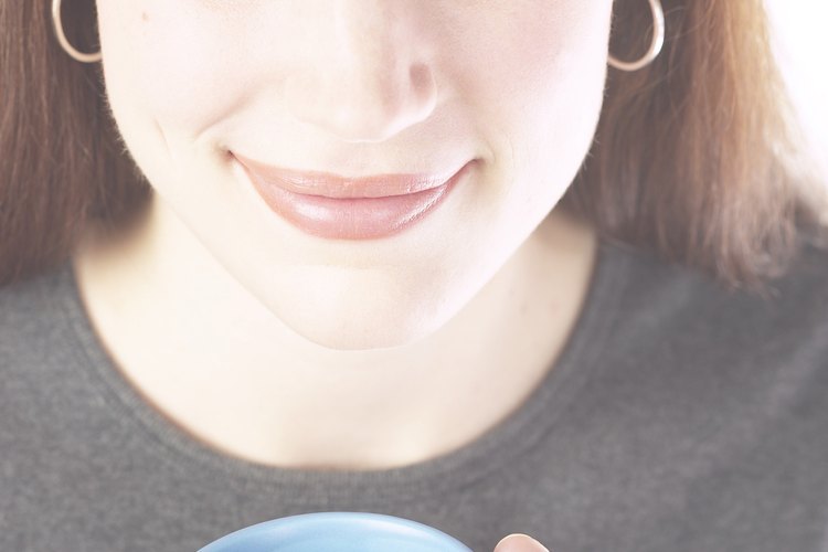 Tomar una taza de cocoa caliente te proporciona una buena cantidad de cafeína.