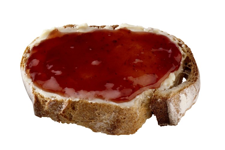 Una rebanada de pan con mermelada puede aumentar rápidamente tu azúcar en sangre.