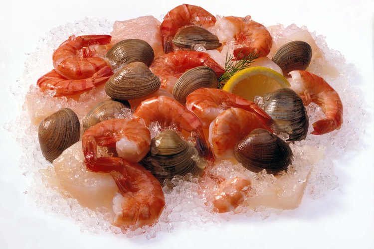 Muchos tipos de mariscos, como las escalopas (scallops), son bajos en calorías y ricos en proteínas.