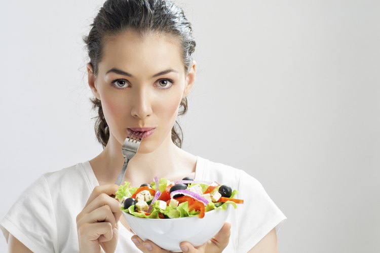Con una dieta saludable y ejercicio puedes librarte de la grasa que se encuentra encima de tu clavícula.