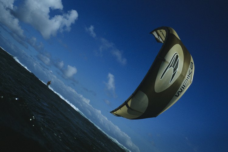 Puedes viajar en cualquier dirección con un kiteboard, incluso con el viento.