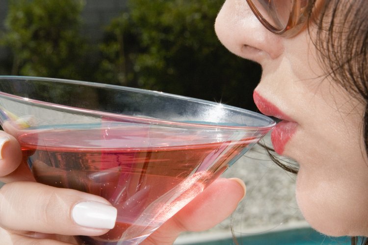 Los cosmopolitan contienen más calorías que el vino blanco o tinto.