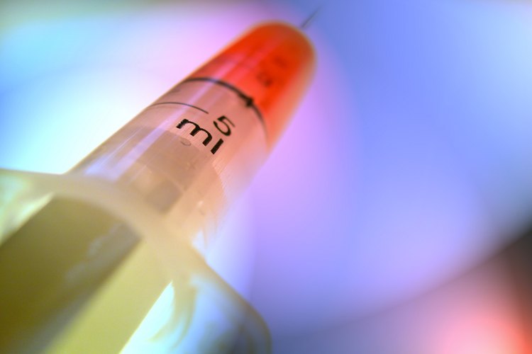 La vacuna contra la Hepatitis A puede prevenir la transmisión del virus, tanto en niños como en adultos.
