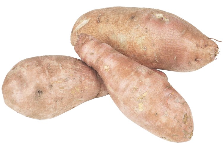 Las batatas ofrecen generosas cantidades de vitamina A.
