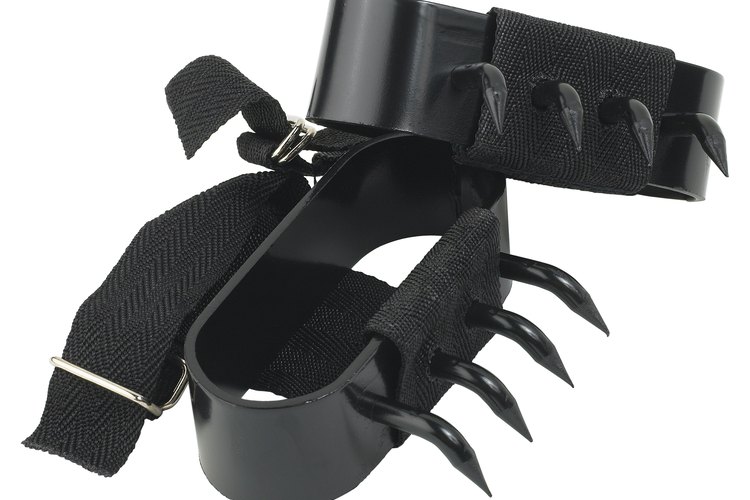 Las misiones ninja a menudo requerían equipo especial, como estas garras para manos.