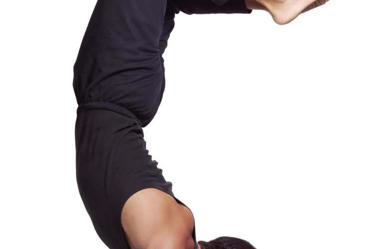 La parada de antebrazo es una inversión avanzada en yoga.