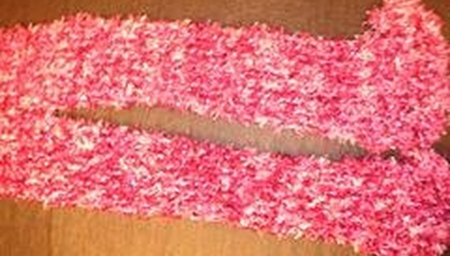 Knit a Fluffy Scarf Knit a Fluffy Scarf