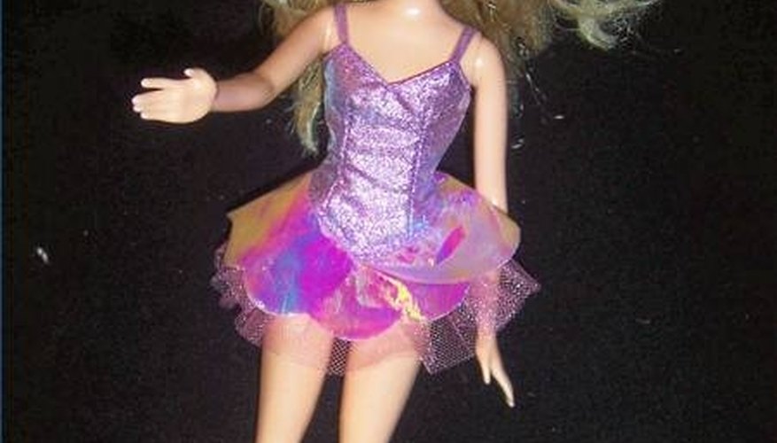 The marking on this doll's back indicates she was made in Indonesia in 2006 but her toothy smile also indicates a post-1990s date of manufacture.