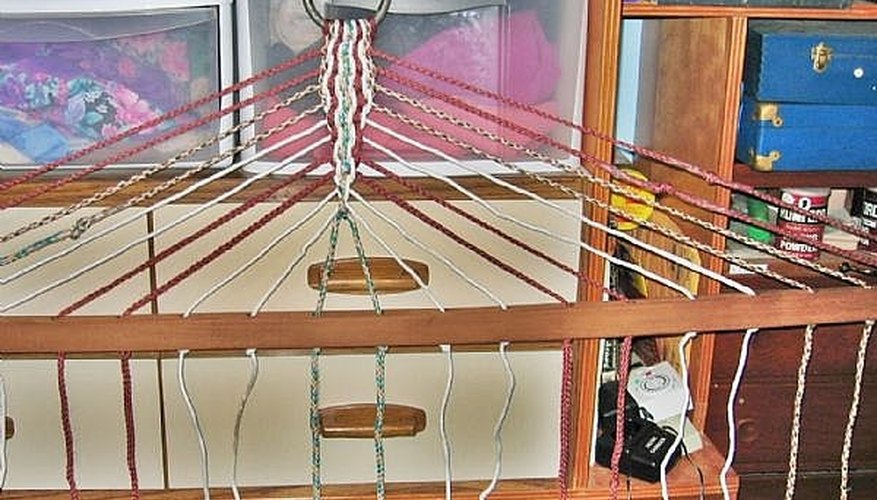 The hammock support connected to the spreader