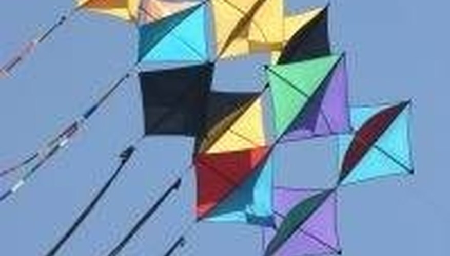 Big kites. (Lourdes Mora) Big kites. (Lourdes Mora)